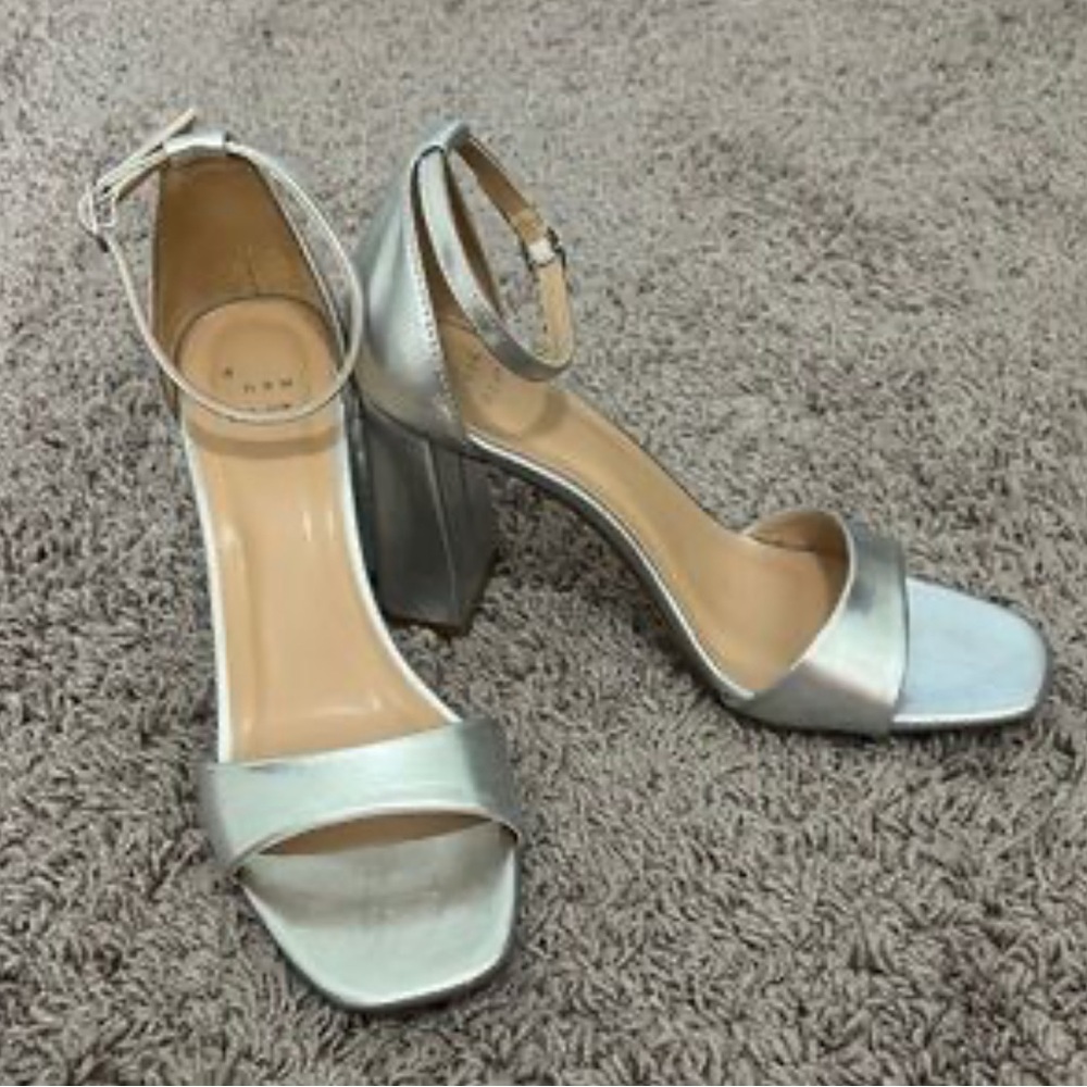 a new day Metallic Silver Heels - Picture 5 of 5